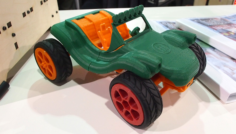 Illustration for article titled Hands On With MakerBot's Bigger, Better, Two Color 3D Printer